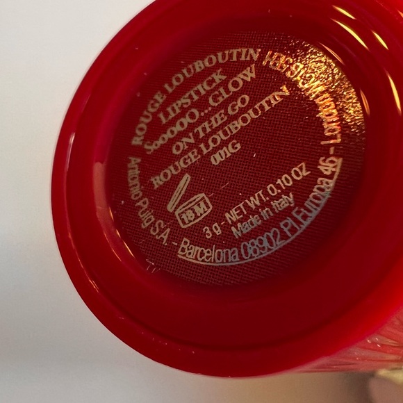 Christian Louboutin Iconic rouge 001G Lipstick red 0.10 oz - Picture 4 of 9